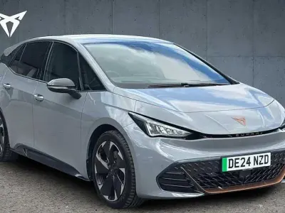 Usado Cupra Born e-Boost 169 kW (230 CV) 2024 Gris Utilitario
