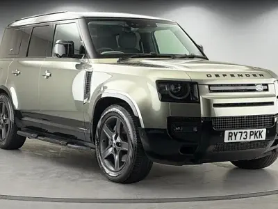 Second-hand Land Rover Defender HSE Dynamic 300 CP (220 kW) 2024 Verde SUV