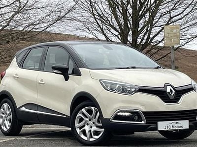 Used Renault Captur Dynamique 90 HP (66 kW) 2015 White SUV