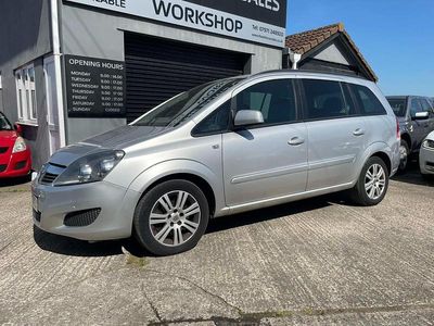 Second-hand Vauxhall Zafira 110 CP (80 kW) 2012 Argintiu Monovolum