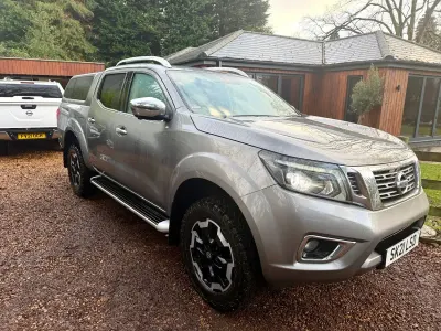 Usado Nissan Navara Tekna 190 CV (139 kW) 2021 Gris Pickup/Camioneta
