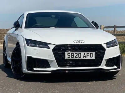 Begagnad Audi TT Black Edition 245 HK (180 kW) 2020 Vit Sportkupé