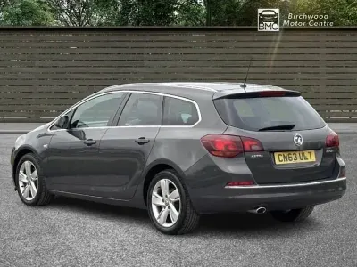 Second-hand Vauxhall Astra SRi 165 CP (121 kW) 2013 Gri Break