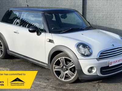 Usado Mini Cooper Hatch 122 HP (89 kW) 2012 Prateado Citadino