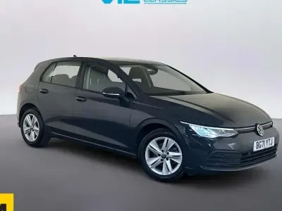 Second-hand VW Golf VIII Life 131 CP (96 kW) 2024 Hatchback