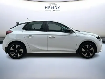 Used Vauxhall Corsa-e 98 kW (134 HP) 2022 White Hatchback