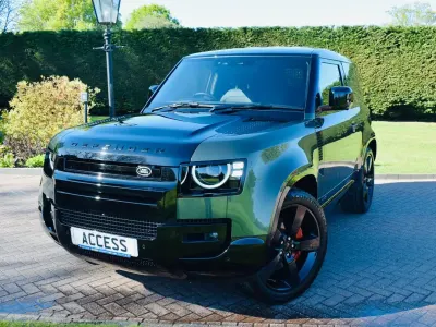 Used Land Rover Defender S 345 HP (253 kW) 2025 Green SUV