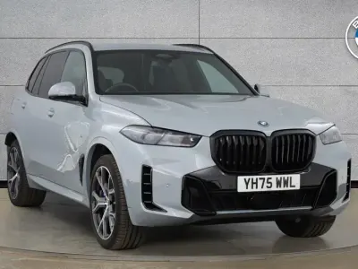 Begagnad BMW X5 M Sport 482 HK (354 kW) 2025 Grå SUV