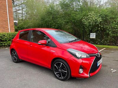 Used Toyota Yaris Hybrid Design 2016 Red Hatchback