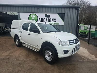 Used Mitsubishi L200 134 HP (98 kW) 2015 White Pickup