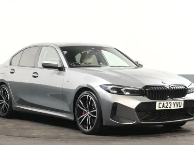 Begagnad BMW 320 M Sport 181 HK (133 kW) 2023 Grå