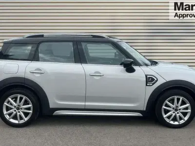Usado Mini Cooper S Countryman Sport 178 HP (130 kW) 2020 Prateado SUV