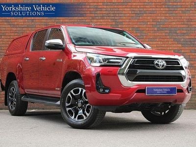 Begagnad Toyota HiLux 150 HK (110 kW) 2021 Röd Pickup