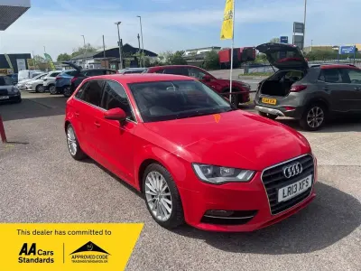 Usado Audi A3 Sport 150 CV (110 kW) 2013 Rojo Utilitario