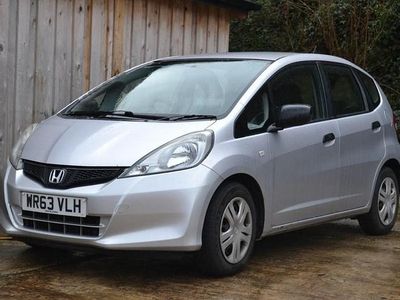 Used Honda Jazz S 90 HP (66 kW) 2013 Silver Hatchback