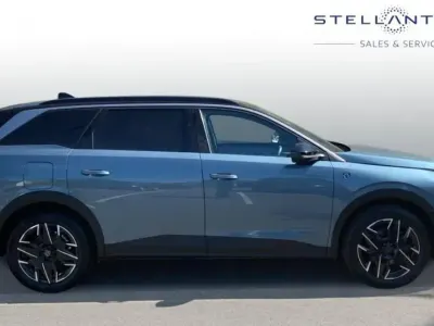 Usado Peugeot 5008 GT 134 HP (98 kW) 2025 Azul SUV