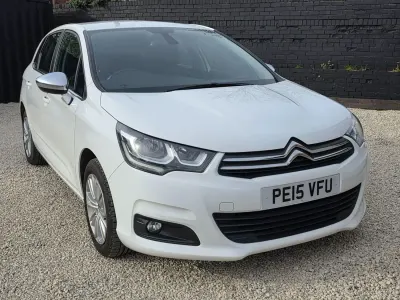 Begagnad Citroën C4 Flair 114 HK (83 kW) 2015 Vit Halvkombi