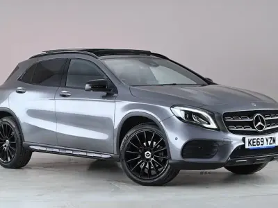 Usado Mercedes GLA200 AMG line 156 HP (114 kW) 2020 Cinzento SUV