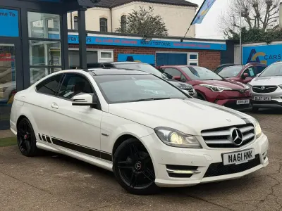 Begagnad Mercedes C250 Sport Edition 2011 Vit Sportkupé