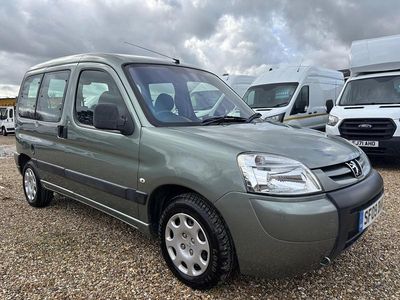 Used Peugeot Partner 2009 Green MPV