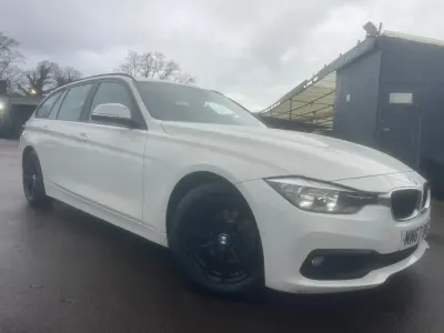 Begagnad BMW 320 Efficient Dynamics 2018 Vit Kombi