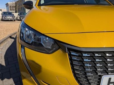 Used Peugeot 208 Allure Premium 99 HP (72 kW) 2022 Yellow Hatchback