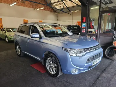 Used Mitsubishi Outlander P-HEV 2014 Blue MPV