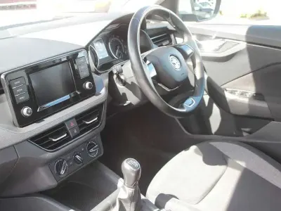 Used Skoda Kamiq 94 HP (69 kW) 2022 Moon white metallic SUV