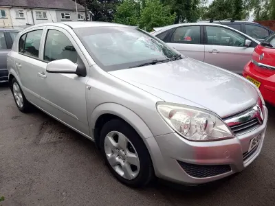 Used Vauxhall Astra 140 HP (102 kW) 2008 Silver Hatchback