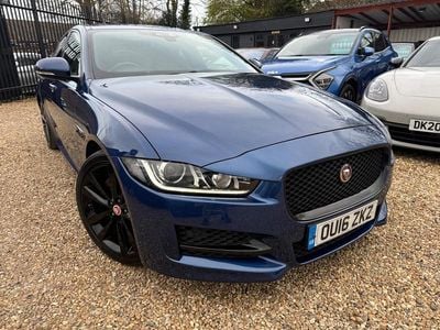 Begagnad Jaguar XE R-Sport 180 HK (132 kW) 2016 Blå Sedan