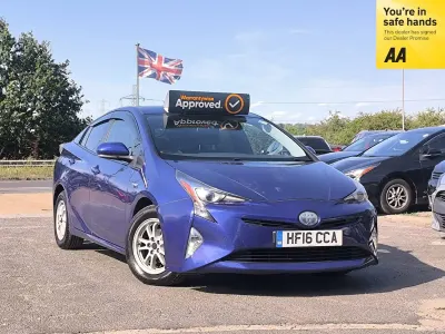 Used Toyota Prius Active 120 HP (88 kW) 2016 Blue Hatchback