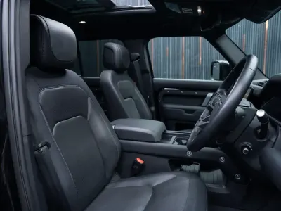 Usado Land Rover Defender HSE Dynamic 2023 Preto SUV