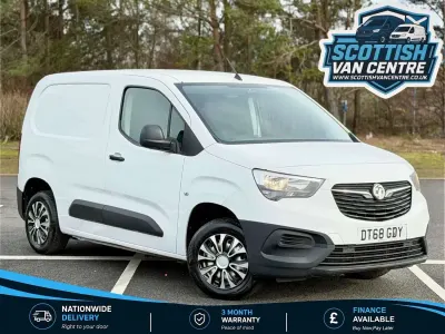 Used Vauxhall Combo Edition 100 HP (73 kW) 2019 White MPV