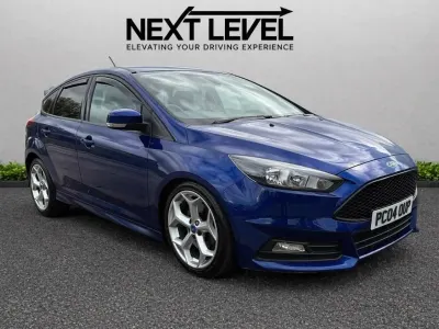 Begagnad Ford Focus ST 2016 Blå Halvkombi