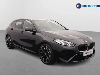 Begagnad BMW 120 M Sport 156 HK (114 kW) 2025 Svart Halvkombi