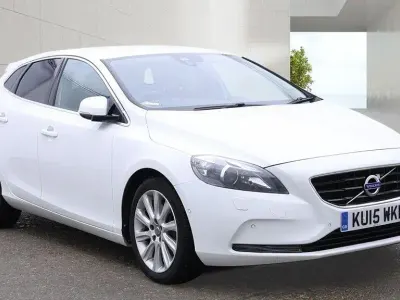 Used Volvo V40 SE Lux 190 HP (139 kW) 2015 White Hatchback