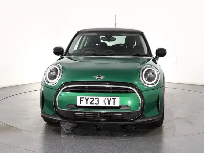 Używany Mini Cooper Classic 2023 Zielony Hatchback