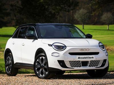 Nowe Fiat 600 La Prima 100 KM (73 kW) 2026 Biały SUV