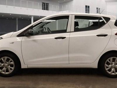 Used Hyundai i10 66 HP (48 kW) 2018 White Hatchback