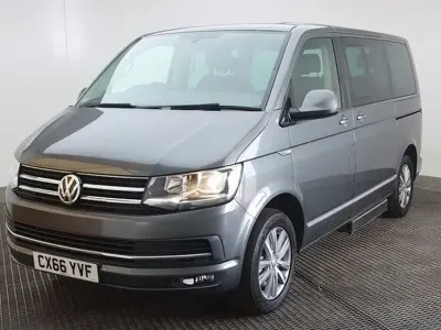 Usado VW Caravelle Executive 204 HP (150 kW) 2016 Cinzento Van