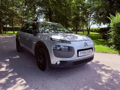 Used Citroën C4 Cactus Feel 100 HP (73 kW) 2014 Silver Hatchback