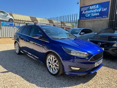 Begagnad Ford Focus Zetec 120 HK (88 kW) 2015 Blå Kombi