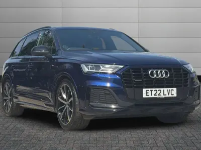 Used Audi Q7 Black Edition 286 HP (210 kW) 2022 Navarra blue SUV