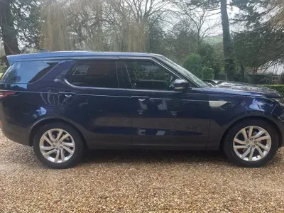 Used Land Rover Discovery HSE 258 HP (189 kW) 2017 Loire blue metallic SUV