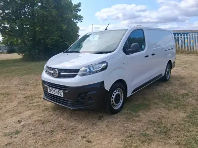 Used Vauxhall Vivaro 100 HP (73 kW) 2023 White MPV