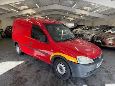 Used Vauxhall Combo 75 HP (55 kW) 2011 Red MPV