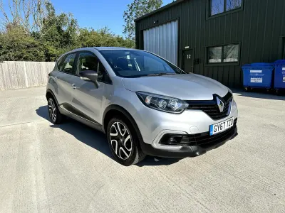 Used Renault Captur Dynamique 90 HP (66 kW) 2017 Silver SUV