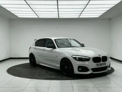 Begagnad BMW 120 M Sport 2018 Vit Halvkombi
