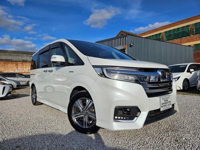 Używany Honda Stepwgn Hybrid 2026 Biały Minivan