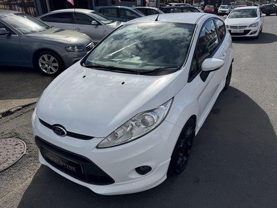 Used Ford Fiesta Zetec 2012 White Hatchback